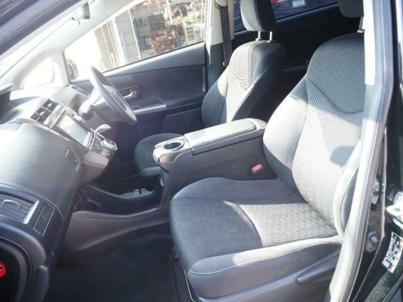 PRIUS ALPHA