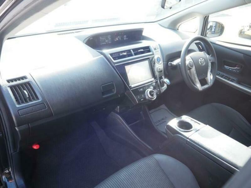 PRIUS ALPHA