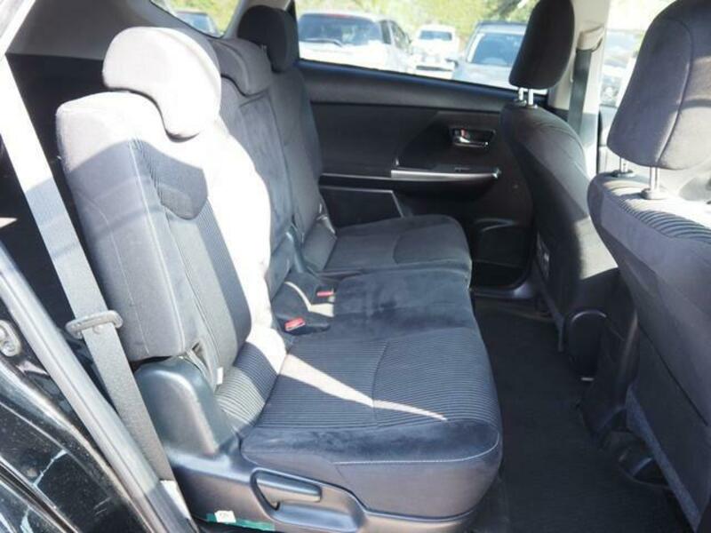 PRIUS ALPHA