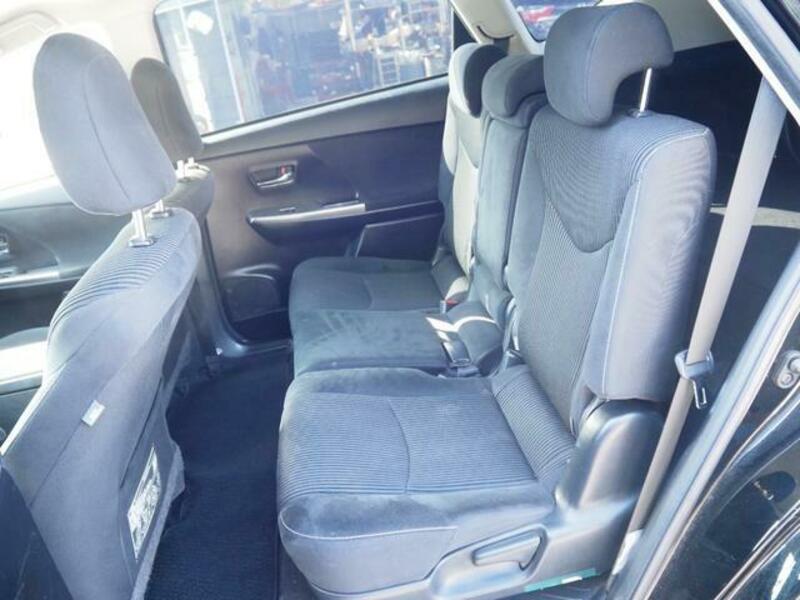 PRIUS ALPHA