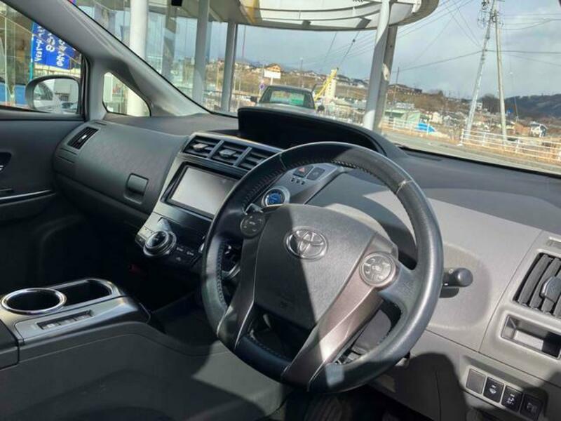 PRIUS ALPHA