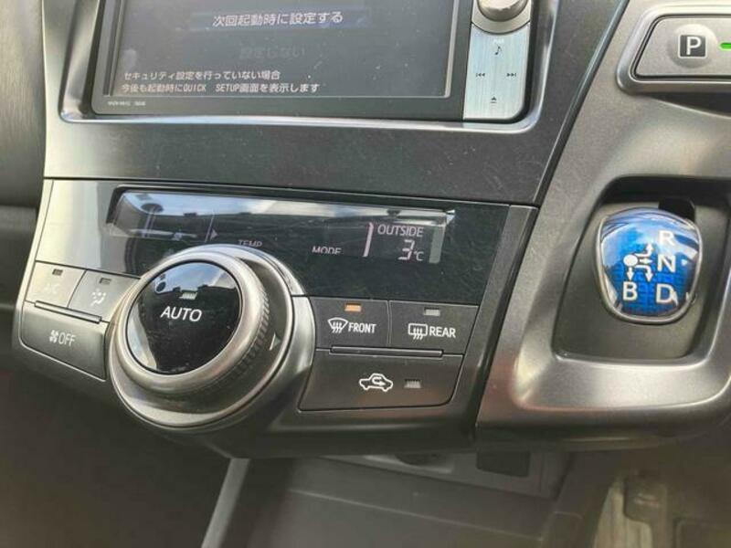PRIUS ALPHA