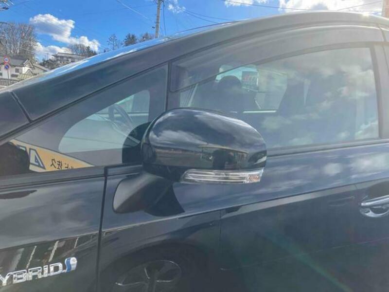 PRIUS ALPHA