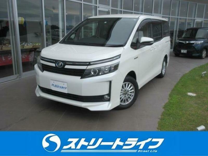TOYOTA VOXY