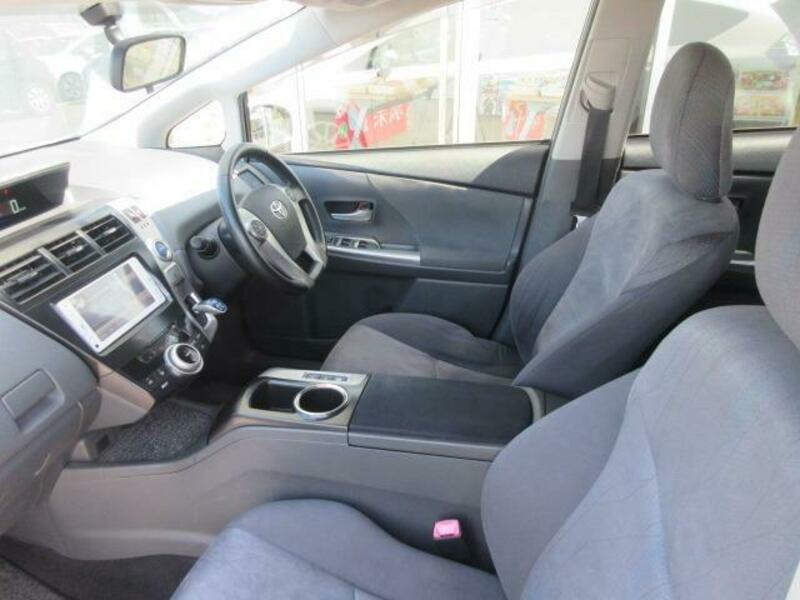 PRIUS ALPHA