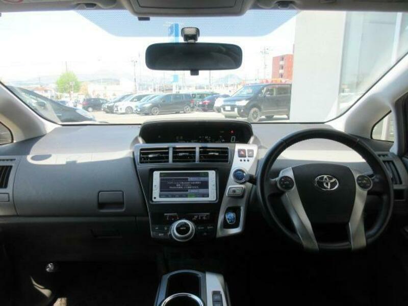 PRIUS ALPHA