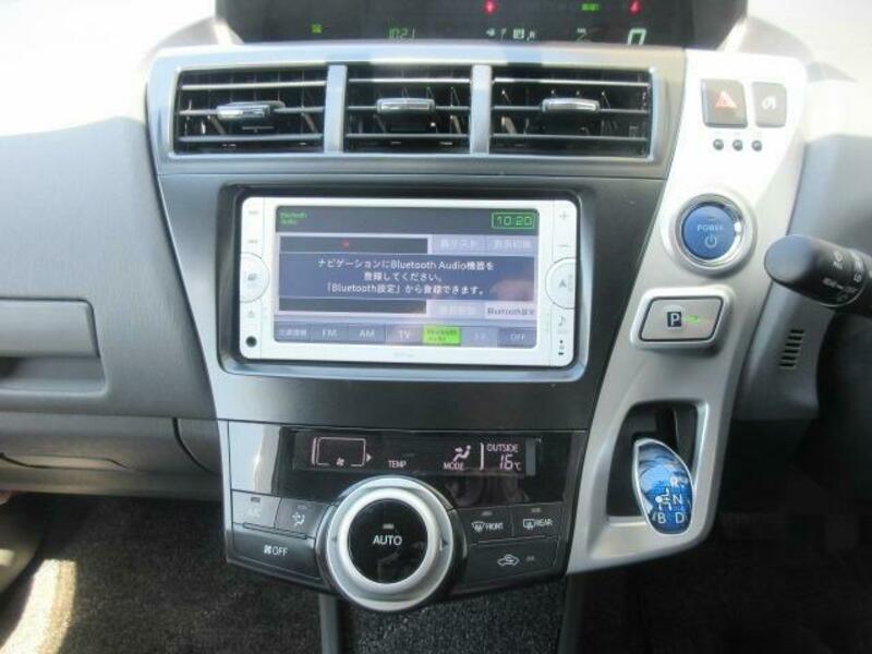 PRIUS ALPHA