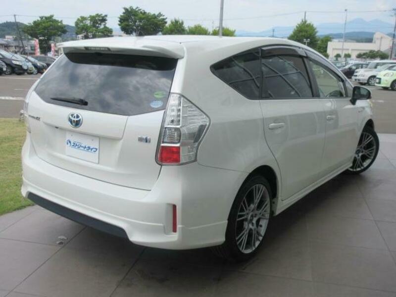 PRIUS ALPHA