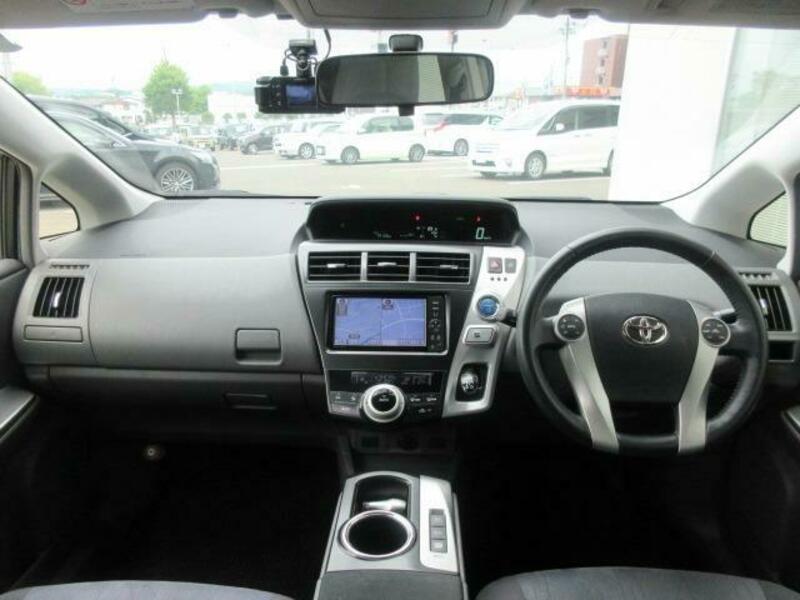 PRIUS ALPHA