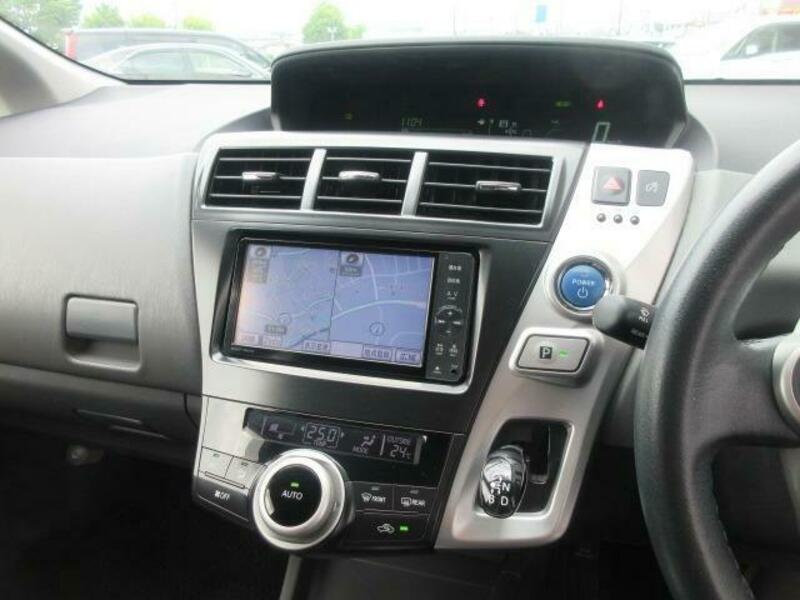 PRIUS ALPHA