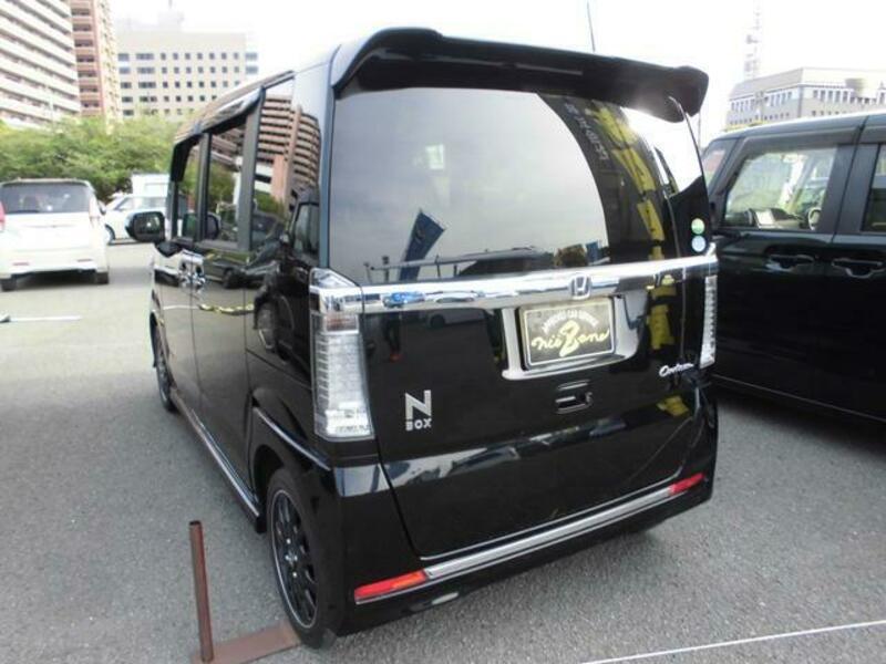 N BOX CUSTOM