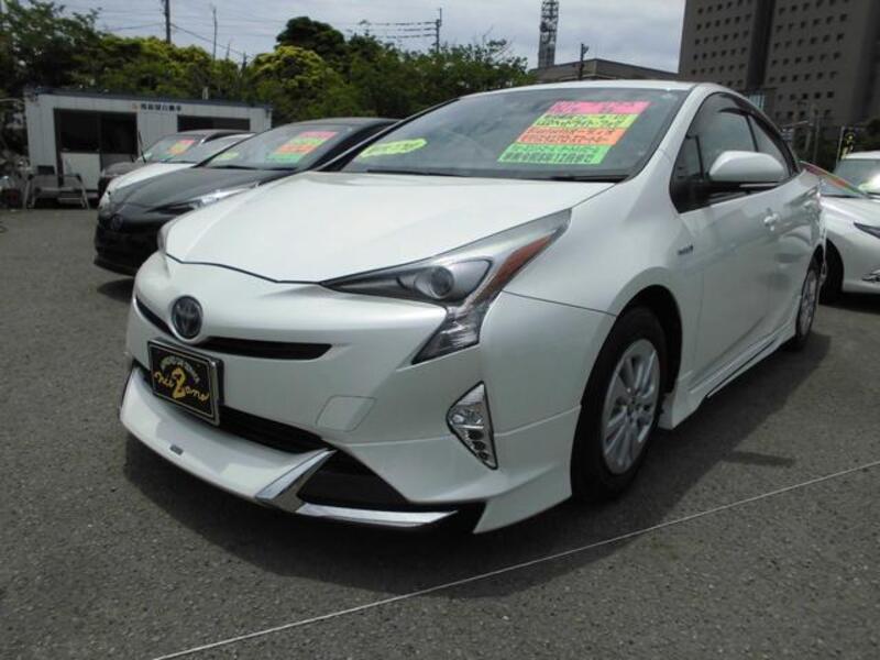 TOYOTA PRIUS