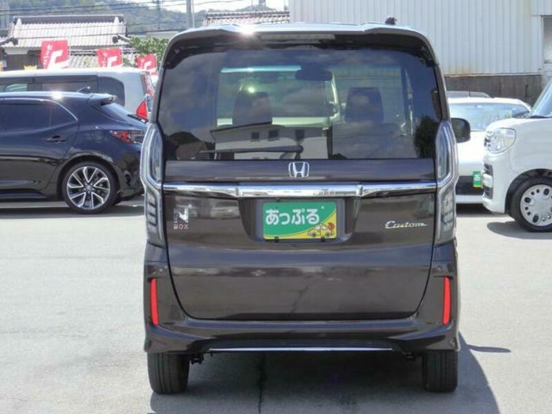 N BOX CUSTOM