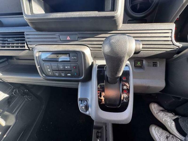 N-VAN