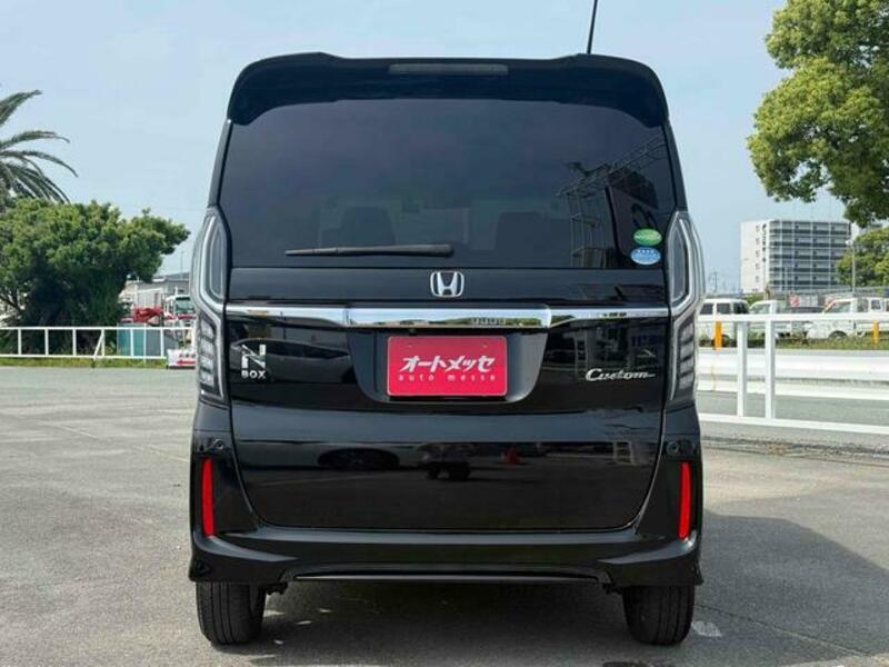 N BOX CUSTOM