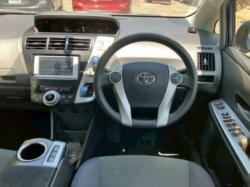 PRIUS ALPHA