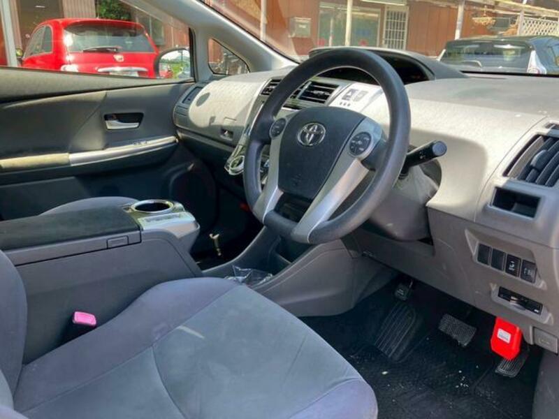 PRIUS ALPHA