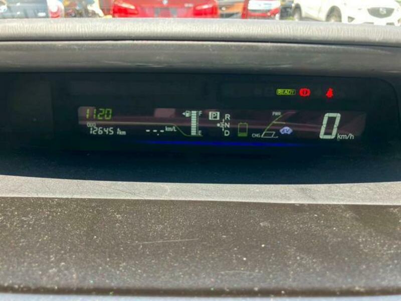 PRIUS ALPHA
