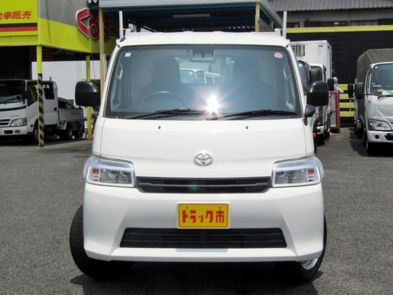 TOWNACE TRUCK
