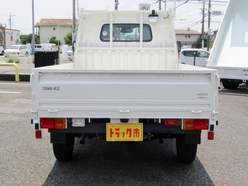 TOWNACE TRUCK