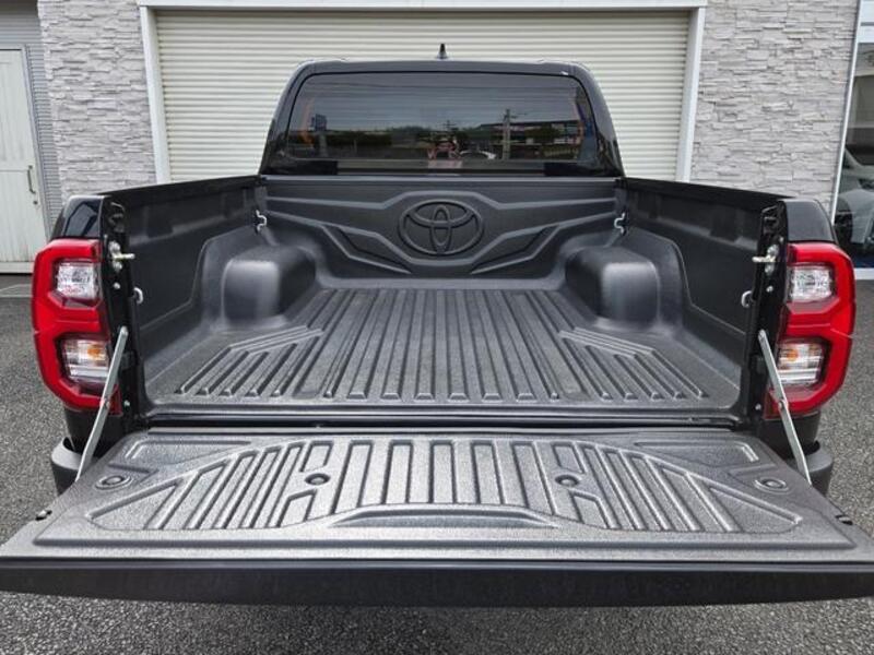 HILUX