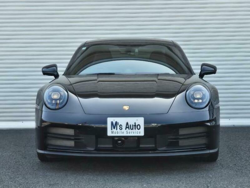 911