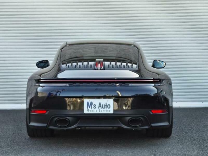 911
