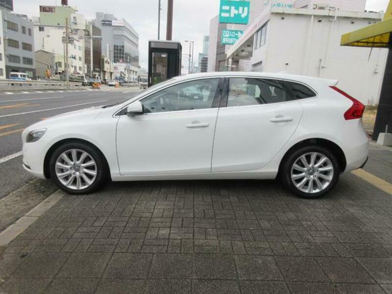 V40