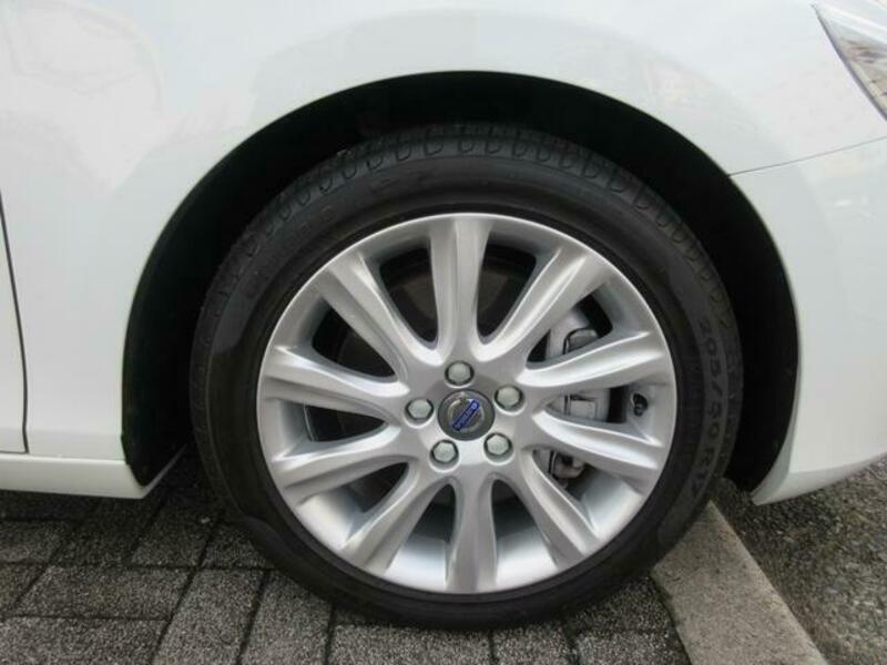 V40