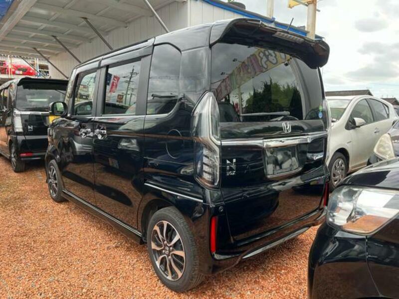 N BOX CUSTOM