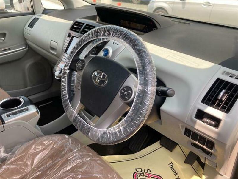 PRIUS ALPHA