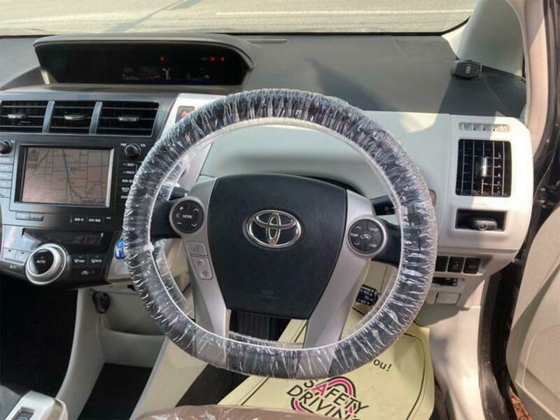 PRIUS ALPHA