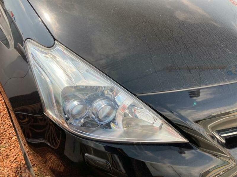 PRIUS ALPHA