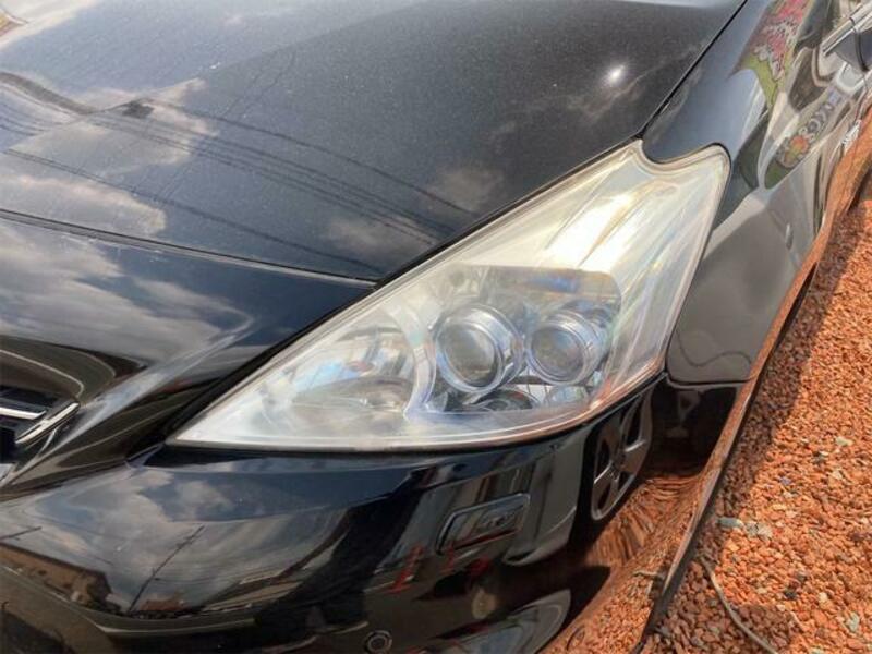 PRIUS ALPHA