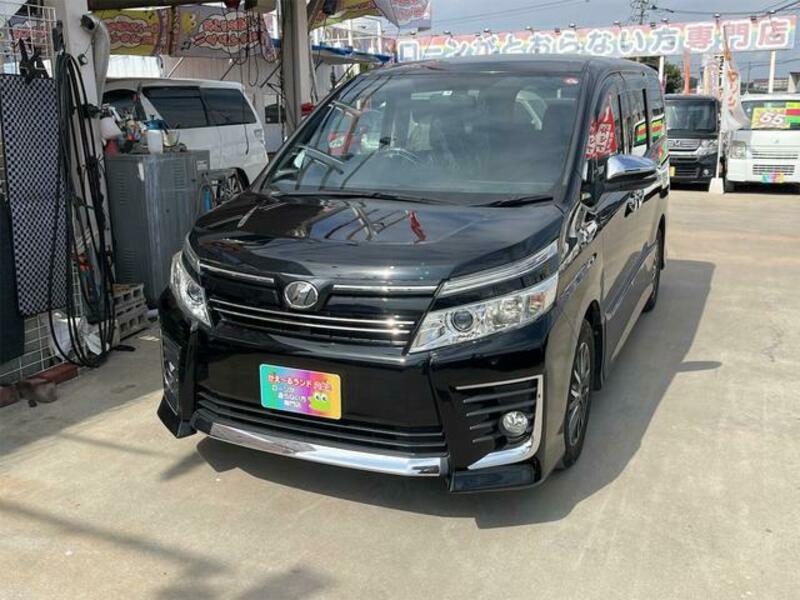 TOYOTA VOXY