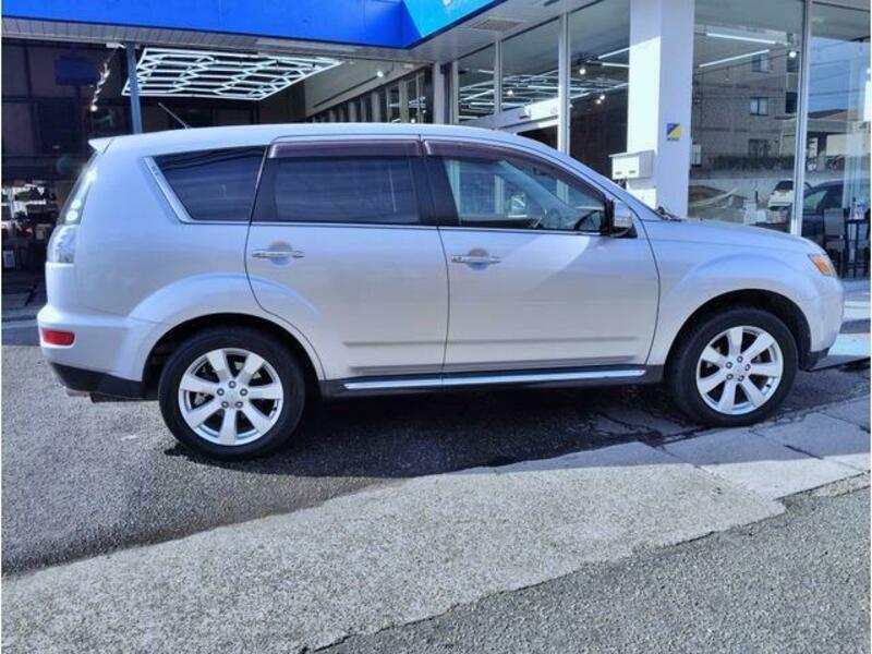 OUTLANDER
