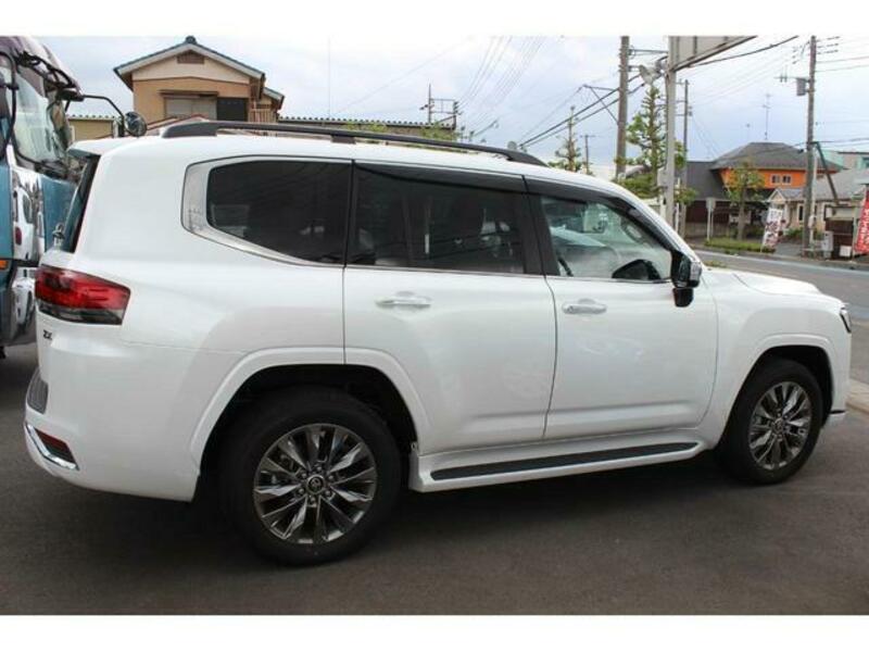 LAND CRUISER