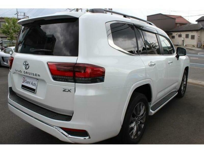 LAND CRUISER