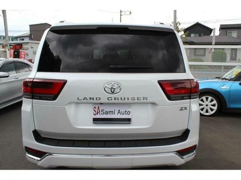 LAND CRUISER
