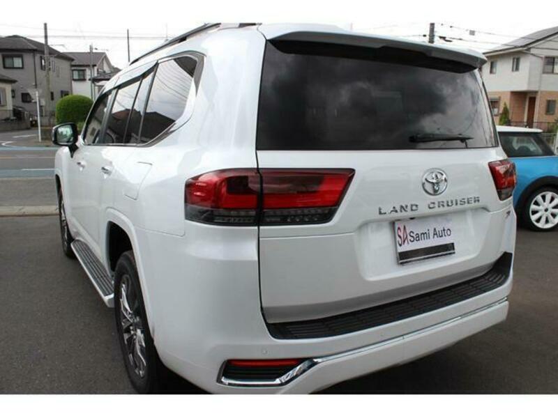 LAND CRUISER