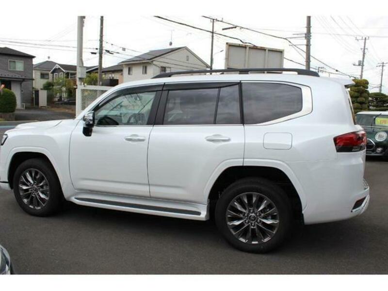 LAND CRUISER