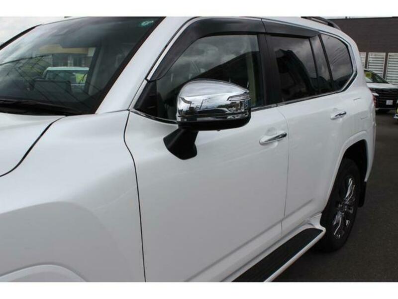 LAND CRUISER