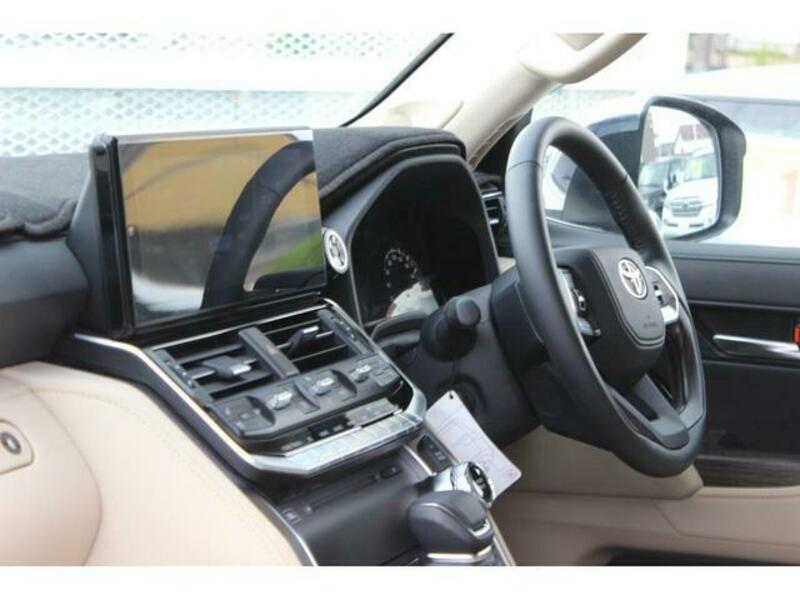 LAND CRUISER