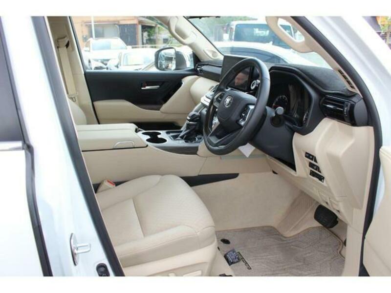LAND CRUISER