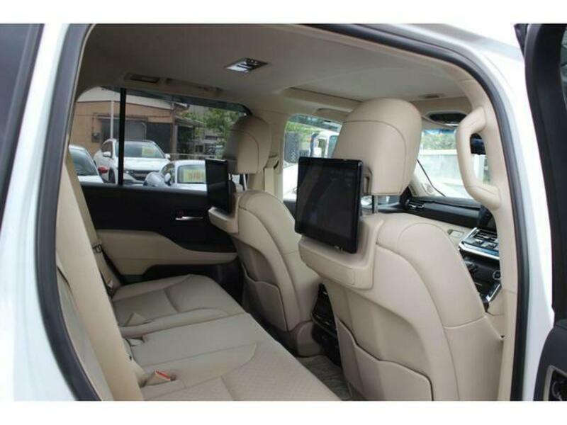 LAND CRUISER