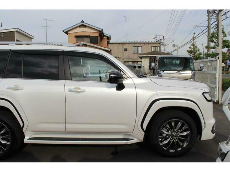 LAND CRUISER