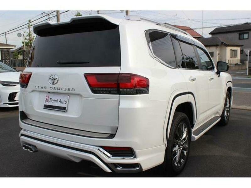LAND CRUISER