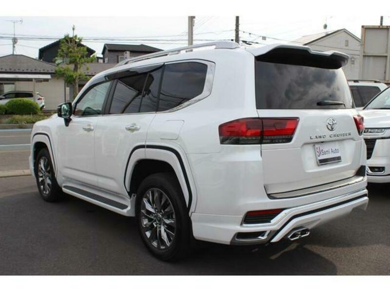 LAND CRUISER