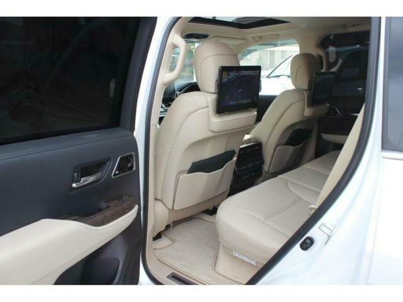 LAND CRUISER