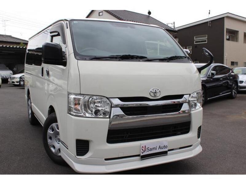 TOYOTA HIACE VAN